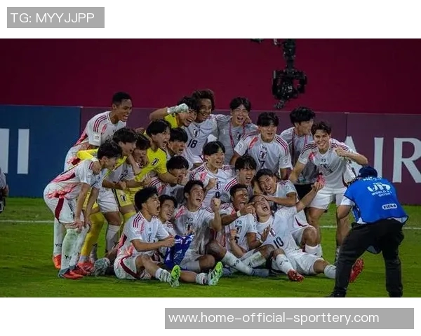 真狠！朝鲜球员击掌时恶狠狠暴捶日本球员，日本上诉国际足联严惩